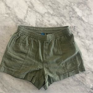 XS Old Navy loose shorts with pockets and elastic/drawstring waist